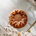 pol_pm_mydlo-naturalne-PEELING-MORELOWY-Z-JEDWABIEM-MIODEM-I-GLINKA-BIALA-857_1.webp
