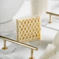 pol_pm_mydlo-naturalne-PLASTER-MIODU-858_1.webp